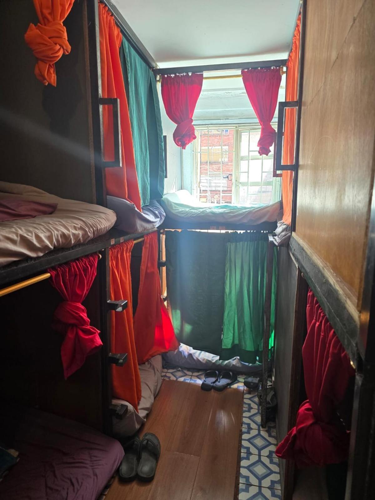 Portelli Hostal Zona G- Para Extranjeros Bogota Luaran gambar