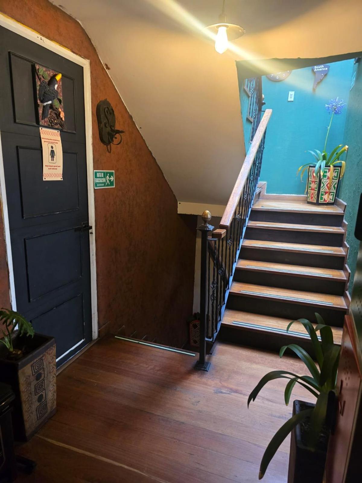 Portelli Hostal Zona G- Para Extranjeros Bogota Luaran gambar