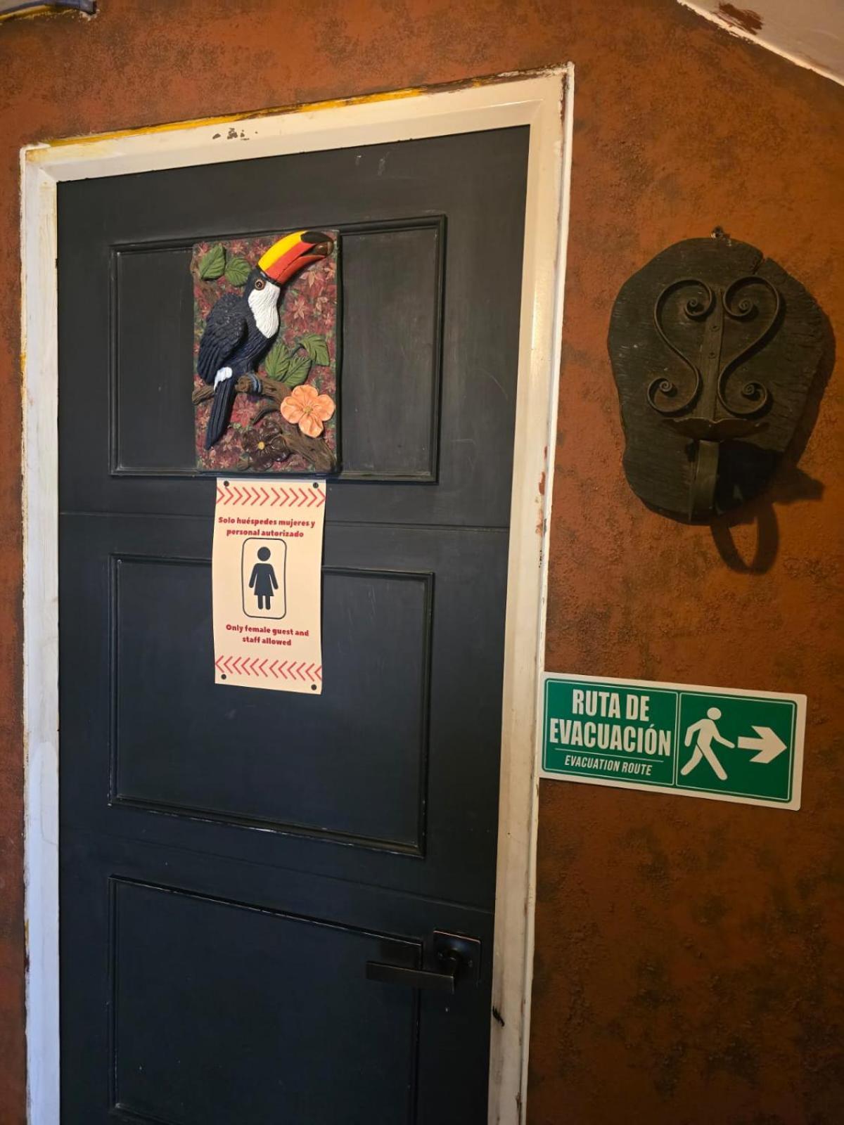 Portelli Hostal Zona G- Para Extranjeros Bogota Luaran gambar